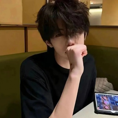 私藏小众不撞款男生头像