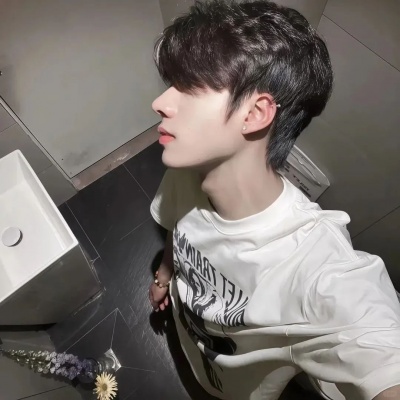 超绝高质量侧脸男生头像