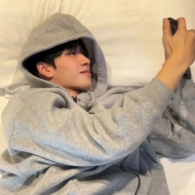 头像男真人帅气高冷