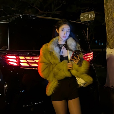 破碎感拉满的清凉女头