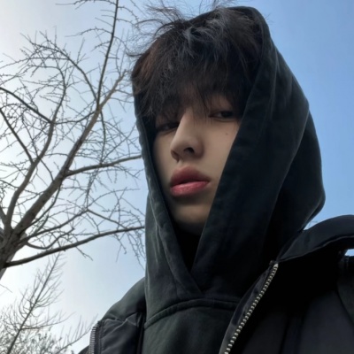 青春感小众男生头像