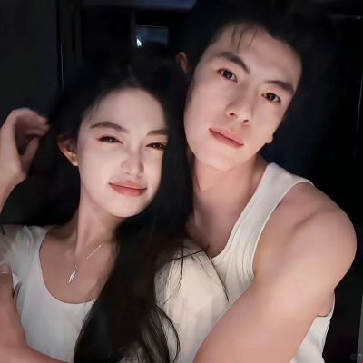 2026年ins风情头一左一右