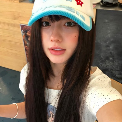 高级感复古滤镜女生头像