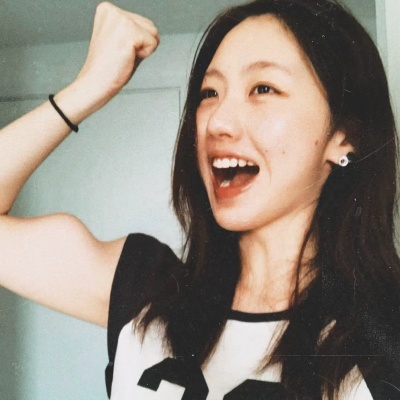 氛围感拉满的复古胶片风女生头像