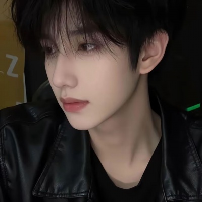 氛围感小众男生头像