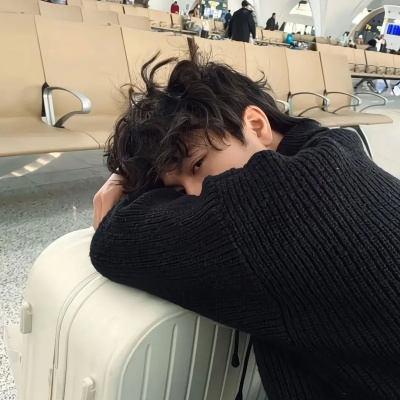 冷清风调调超绝的ins氛围感男头