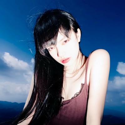 氛围感情绪侧脸女头