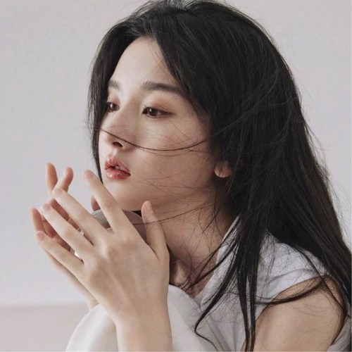 2026年最火女生头像图片