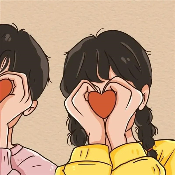 情侣动漫两个人比成一个爱心图片头像