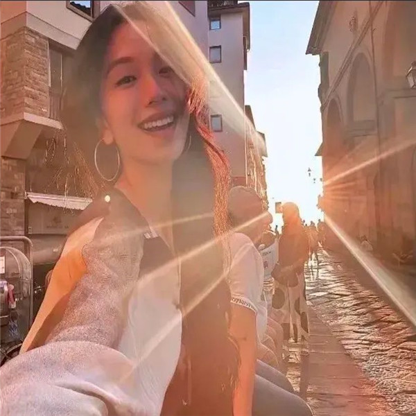 女人越用越旺的头像