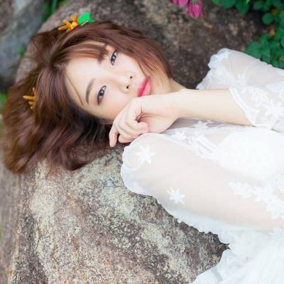 女生简单气质清新文艺森系头像