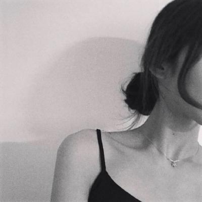 女生伤感意境高清无水印头像