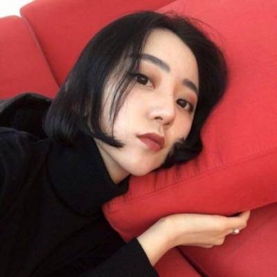 超酷个性短发微信头像女