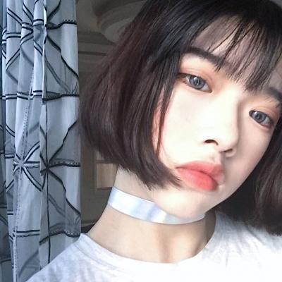 超酷个性短发微信头像女