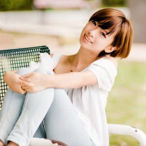 女生清新笑起来干净甜美高清头像