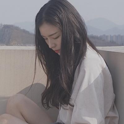 女生伤感意境高清无水印头像