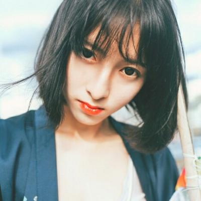 清新漂亮短发气质微信头像女