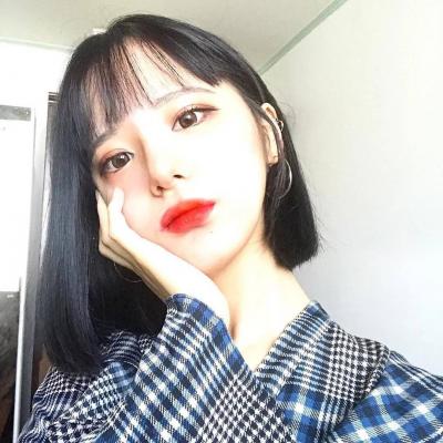 超酷个性短发微信头像女