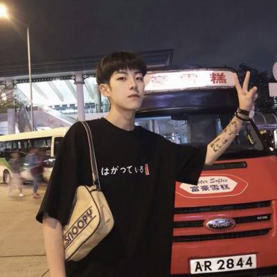 帅到没朋友的高冷男神专属头像