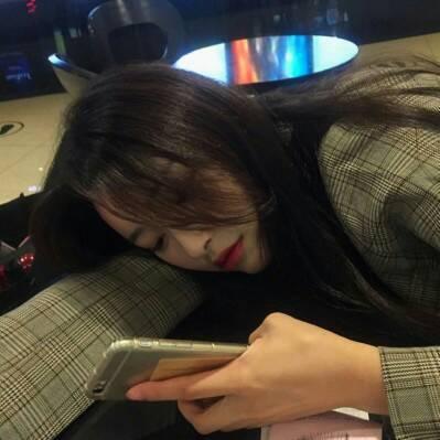 穿格子衬衫的高清女头