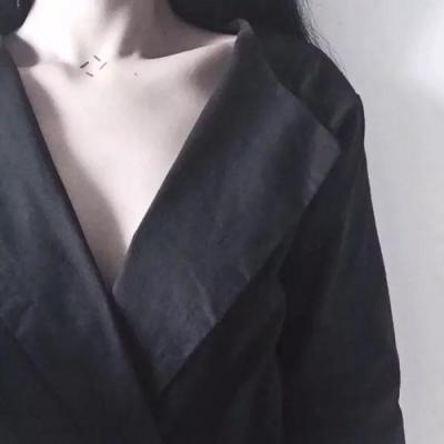 不露脸霸气性感锁骨头像女