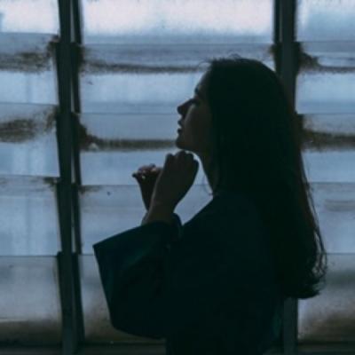 女生伤感意境高清无水印头像