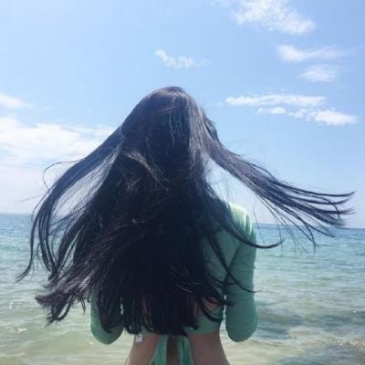 微信女生简单气质背影头像