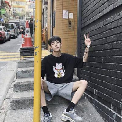 帅到没朋友的高冷男神专属头像