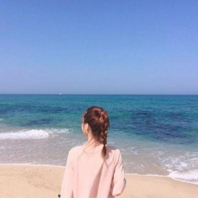 微信女生简单气质背影头像
