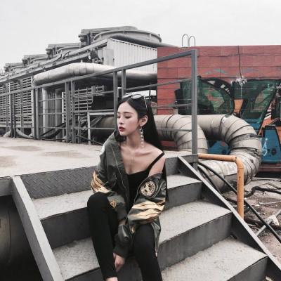 现代感十足的霸道情侣头像