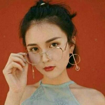 气质与颜值并存女生微信头像