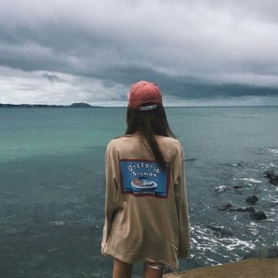 微信女生简单气质背影头像