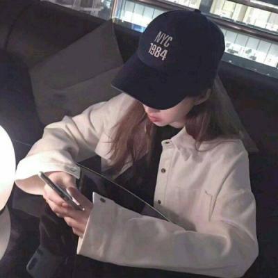 女生高清好看的穿戴带帽子头像