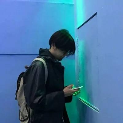 微信情侣头像两张配对真人