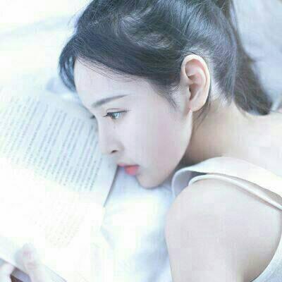 白色系高清好看的干净清纯女生头像
