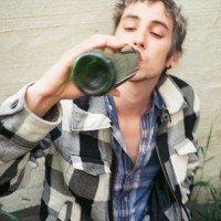男生伤感颓废喝酒头像