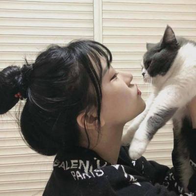 女生时尚真人丸子头像