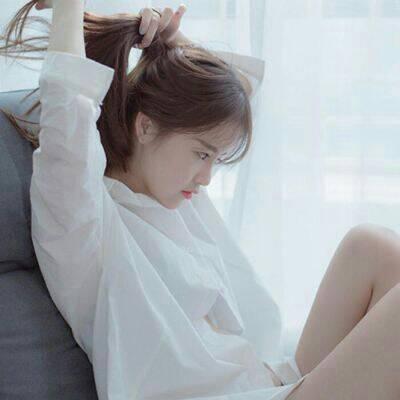白色系高清好看的干净清纯女生头像