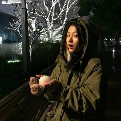 微信情侣头像两张配对真人