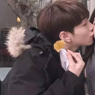 微信情侣头像两张配对真人