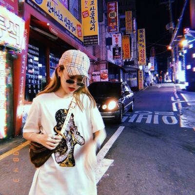 现代感十足的霸道情侣头像