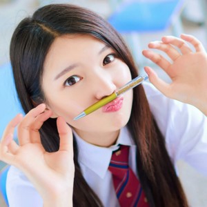 女生清新笑起来干净甜美高清头像