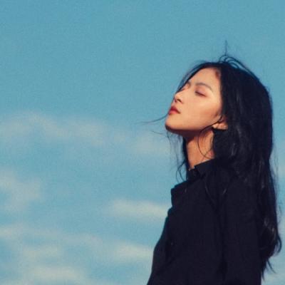 微信女生伤感揪心孤独意境头像