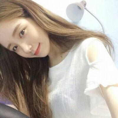 白色系高清好看的干净清纯女生头像