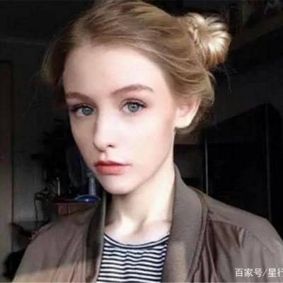女生时尚真人丸子头像