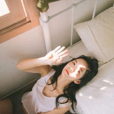 女生伤感意境高清无水印头像