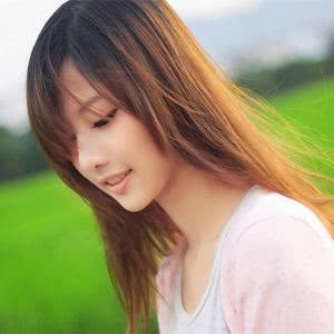 女生清新笑起来干净甜美高清头像