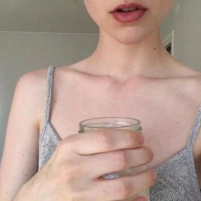不露脸霸气性感锁骨头像女