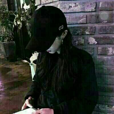 超拽霸气女生抽烟头像