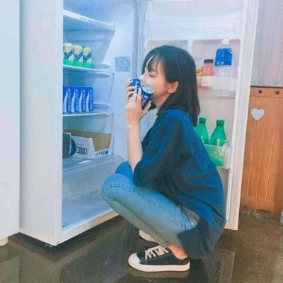 女生清新干净蓝色系头像